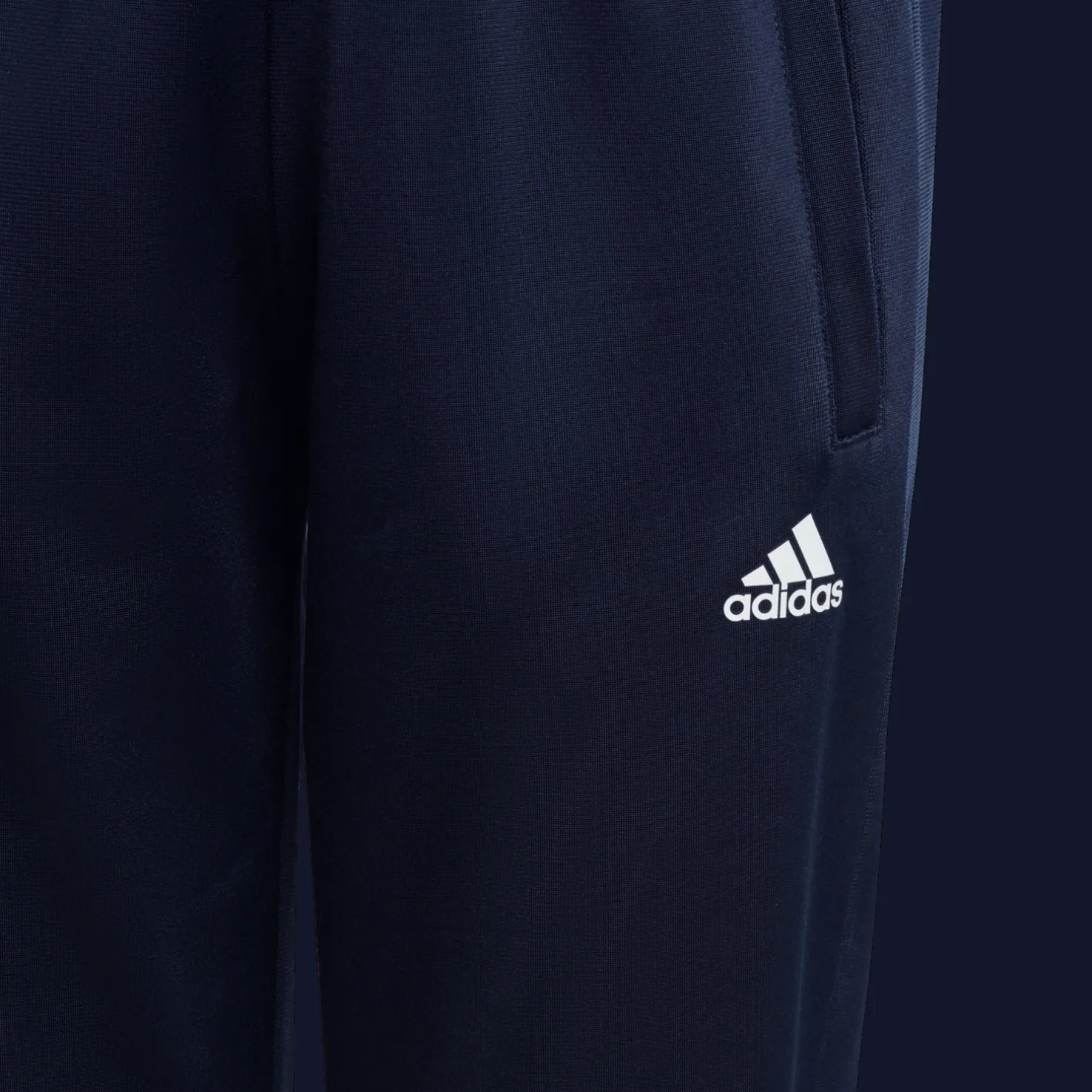 Essential Big Logo Tracksuit, nuorten - Verryttelyasut - Essential Big Logo Tracksuit, nuorten